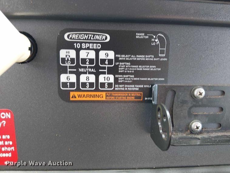 image for item EG1682 2014 Freightliner 108SD utility / service truck