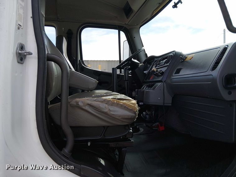 image for item EG1682 2014 Freightliner 108SD utility / service truck