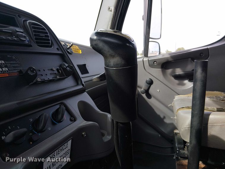 image for item EG1682 2014 Freightliner 108SD utility / service truck