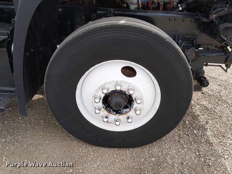 image for item EG1682 2014 Freightliner 108SD utility / service truck