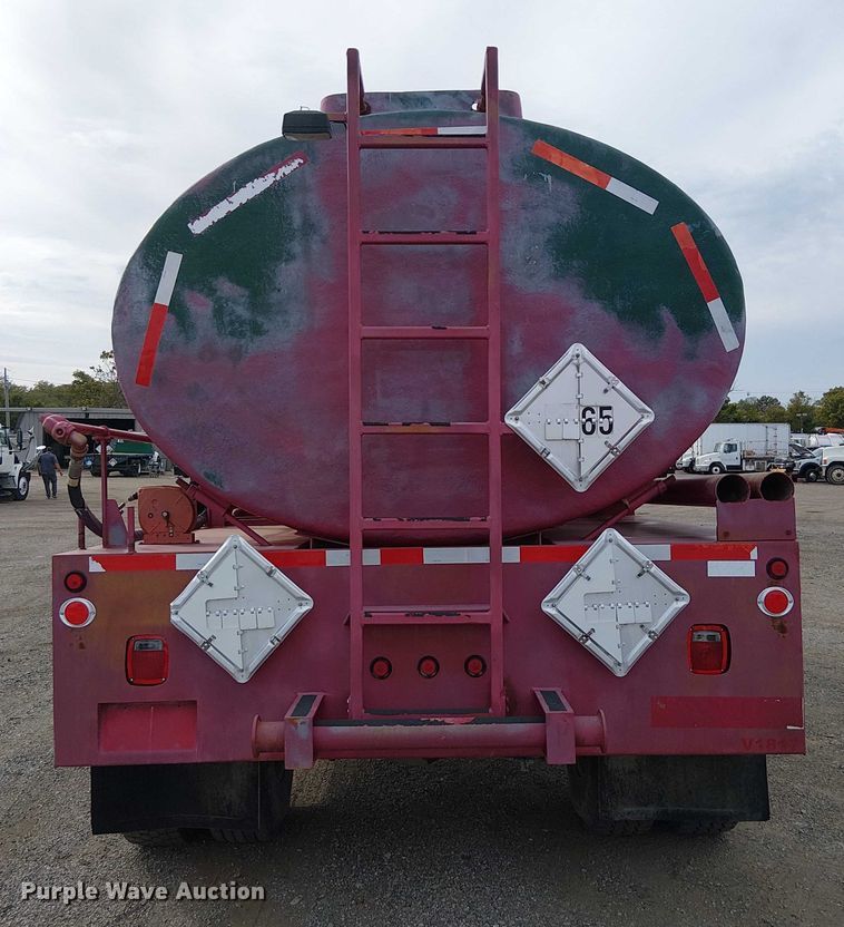 image for item EG1683 2013 Peterbilt 337  oilfield acidizing pump truck