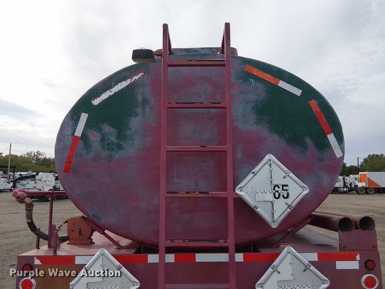 image for item EG1683 2013 Peterbilt 337  oilfield acidizing pump truck