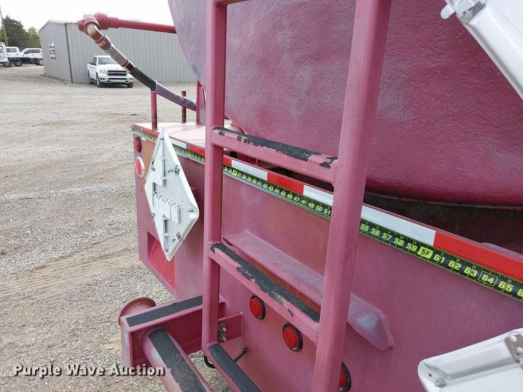 image for item EG1683 2013 Peterbilt 337  oilfield acidizing pump truck