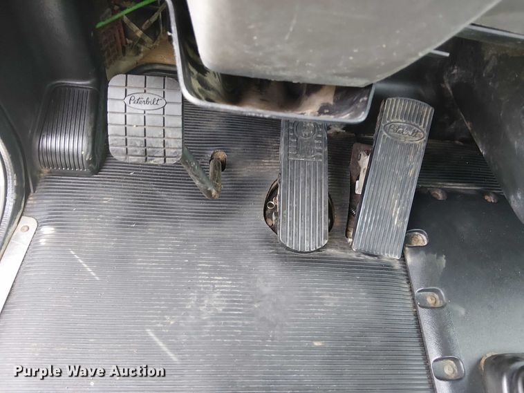 image for item EG1683 2013 Peterbilt 337  oilfield acidizing pump truck