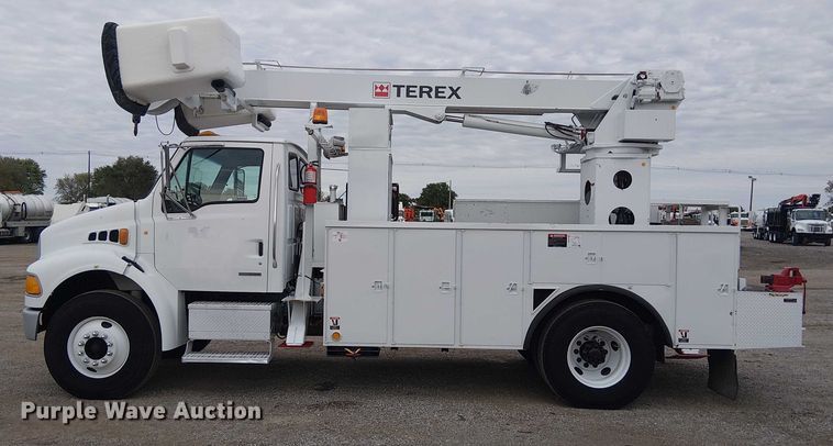 image for item EG1687 2004 Sterling Acterra bucket truck