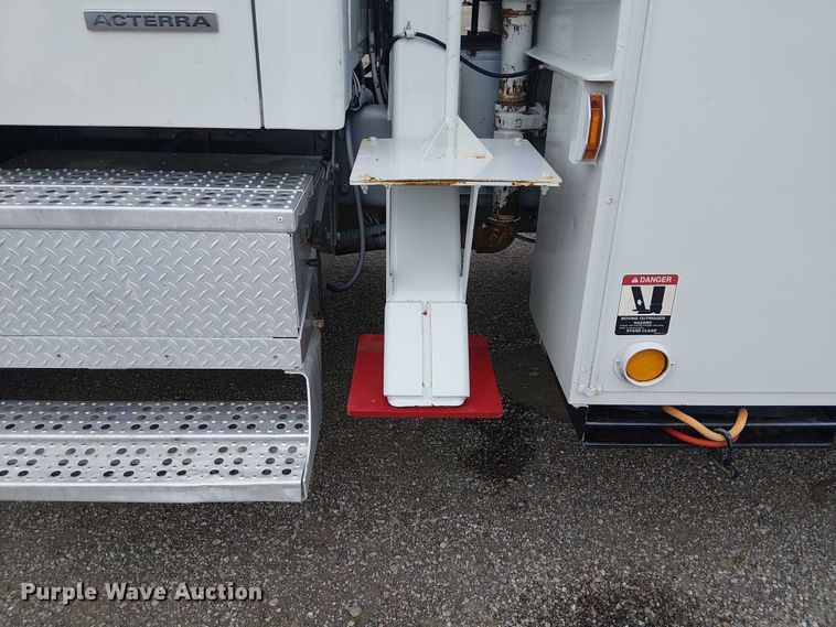image for item EG1687 2004 Sterling Acterra bucket truck