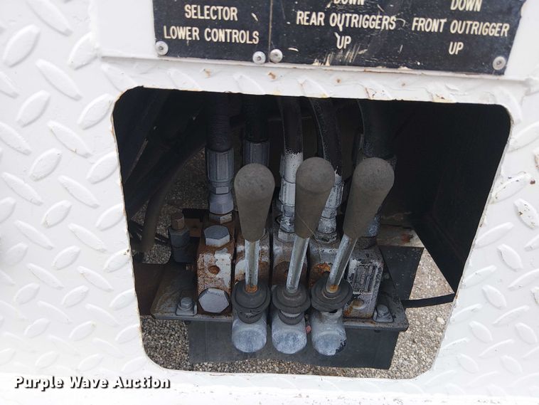 image for item EG1687 2004 Sterling Acterra bucket truck