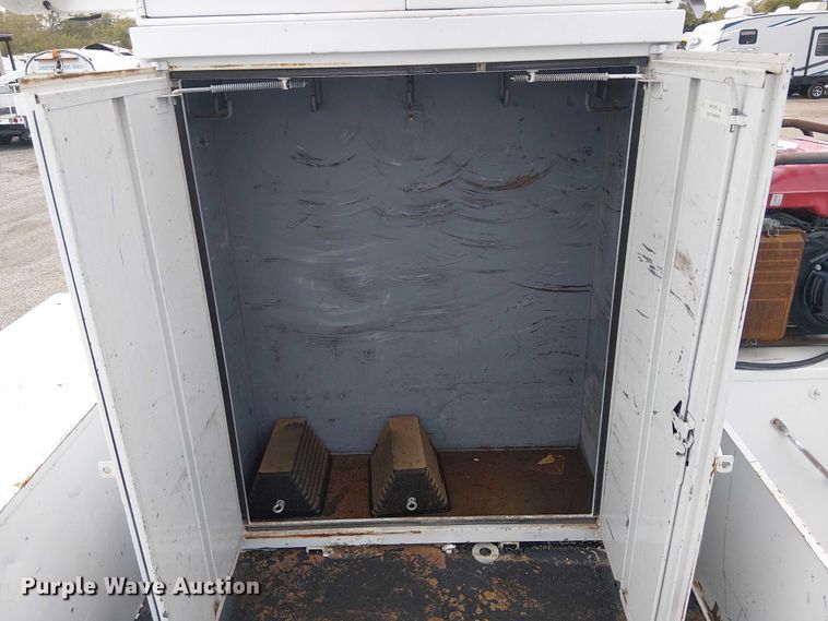 image for item EG1687 2004 Sterling Acterra bucket truck