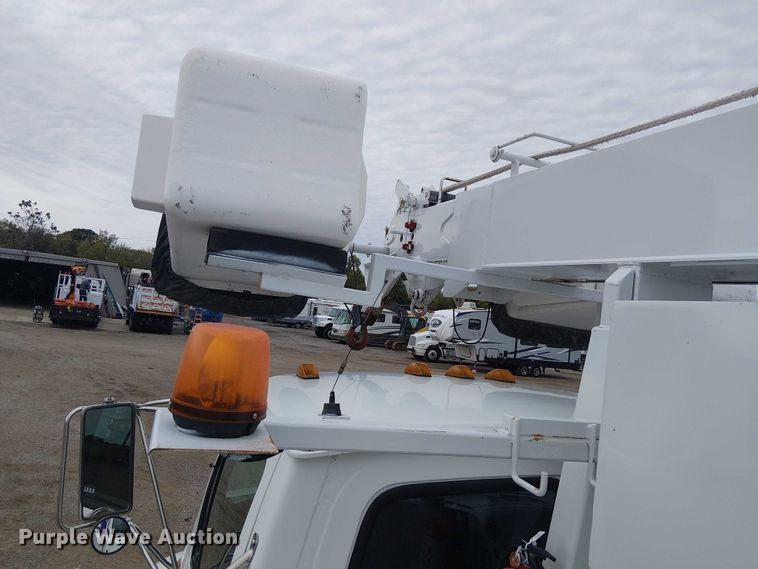 image for item EG1687 2004 Sterling Acterra bucket truck