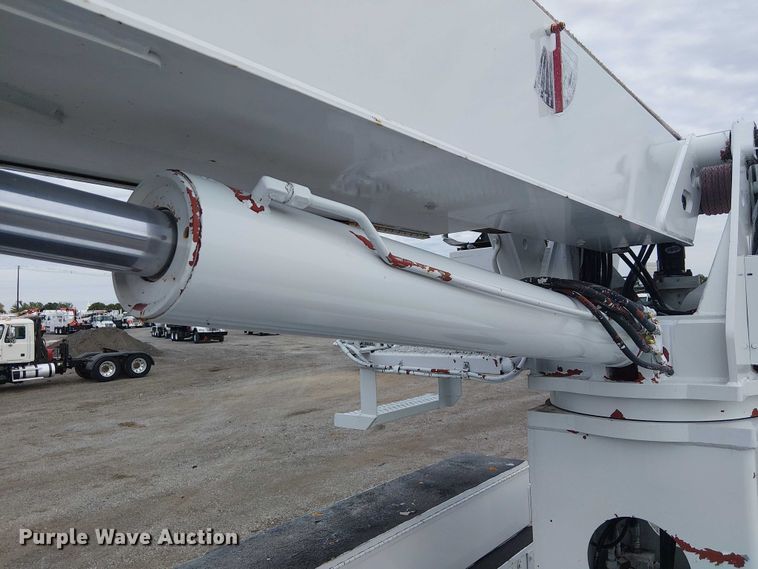 image for item EG1687 2004 Sterling Acterra bucket truck