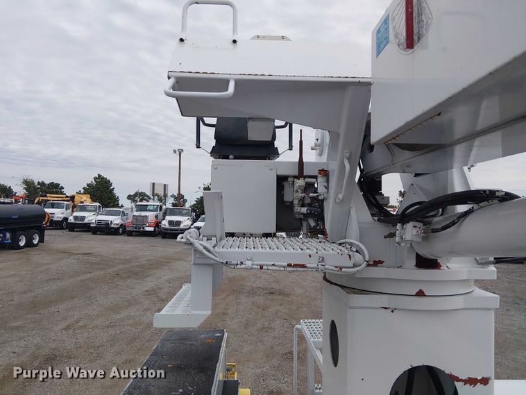 image for item EG1687 2004 Sterling Acterra bucket truck