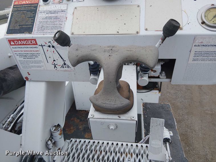 image for item EG1687 2004 Sterling Acterra bucket truck