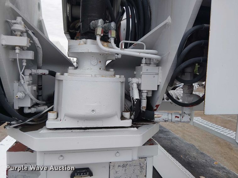 image for item EG1687 2004 Sterling Acterra bucket truck