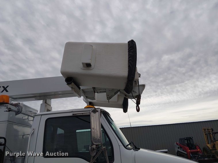 image for item EG1687 2004 Sterling Acterra bucket truck