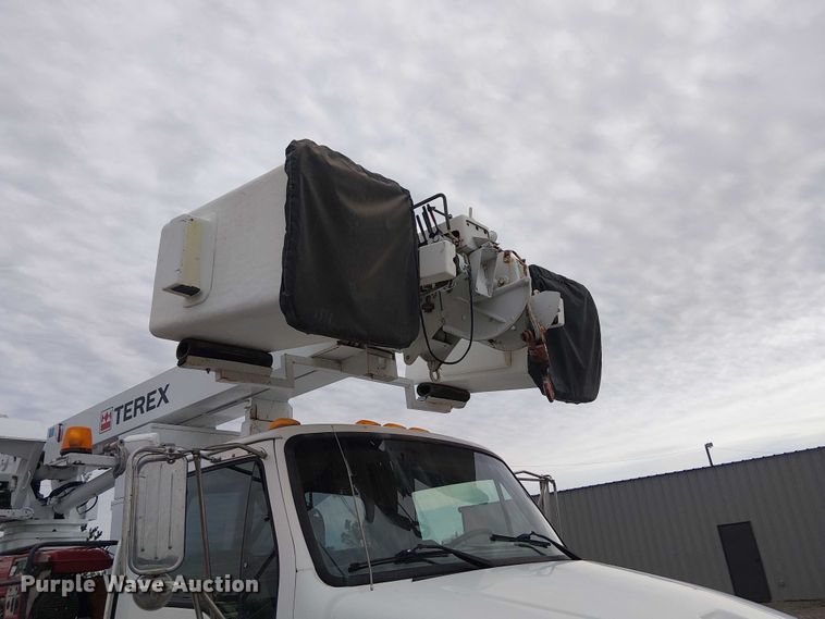 image for item EG1687 2004 Sterling Acterra bucket truck