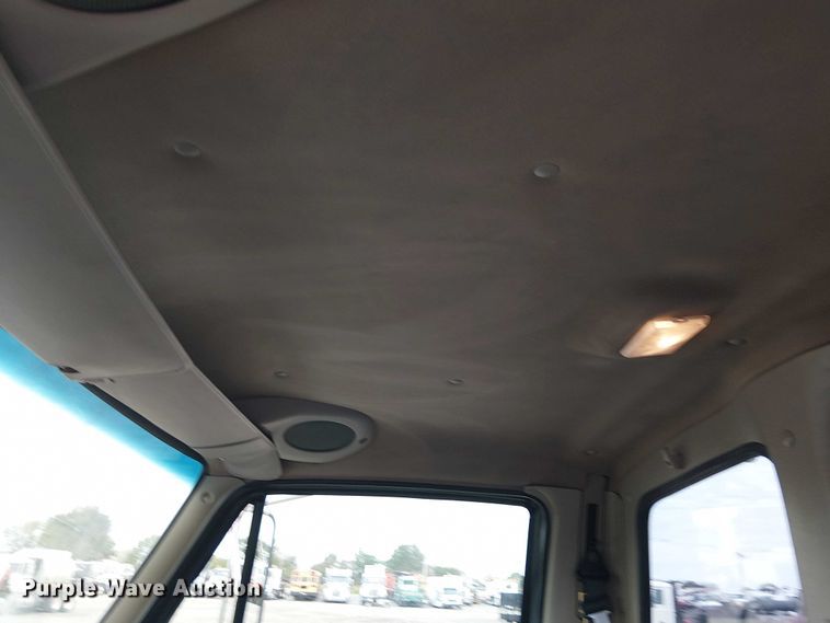 image for item EG1687 2004 Sterling Acterra bucket truck