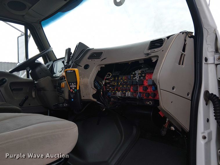 image for item EG1687 2004 Sterling Acterra bucket truck