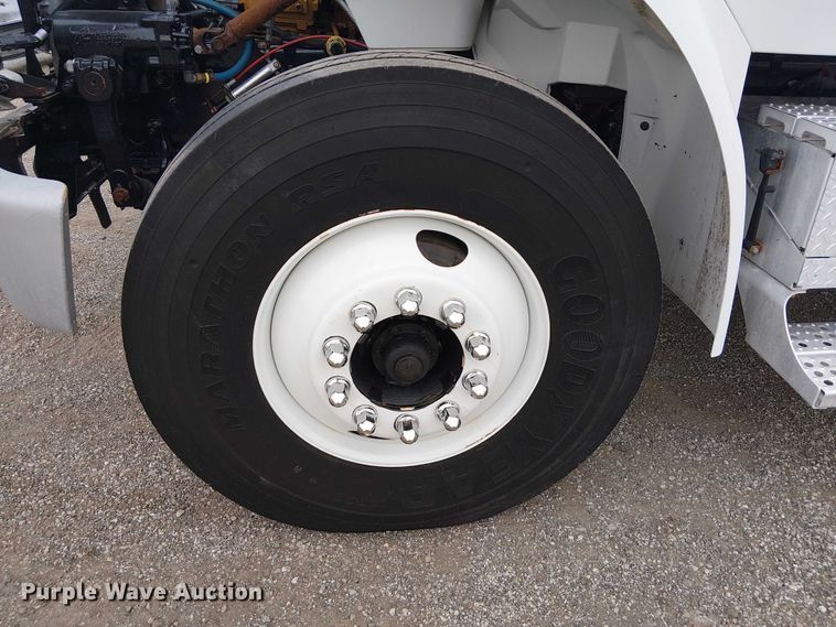 image for item EG1687 2004 Sterling Acterra bucket truck