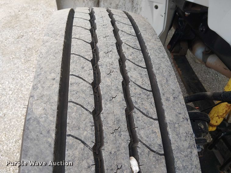 image for item EG1687 2004 Sterling Acterra bucket truck