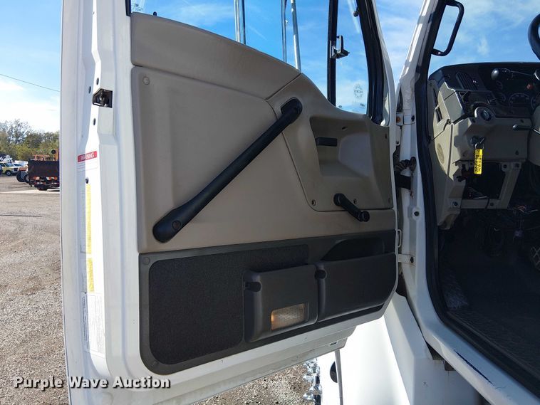 image for item EG1698 2007 Sterling  Acterra utility / service truck