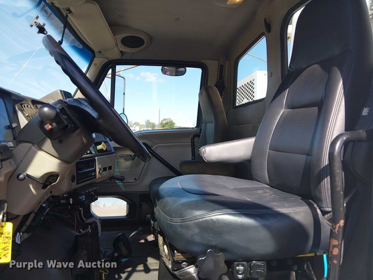 image for item EG1698 2007 Sterling  Acterra utility / service truck