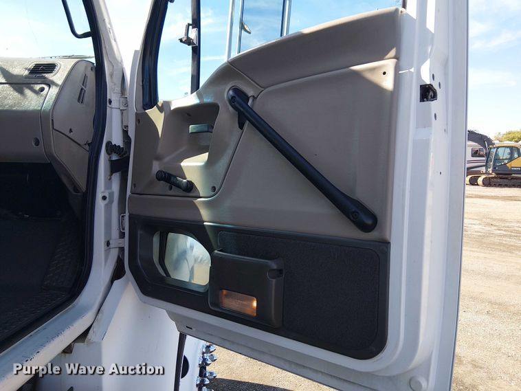 image for item EG1698 2007 Sterling  Acterra utility / service truck