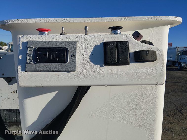 image for item EG1704 2012 Dodge Ram 4500HD bucket truck