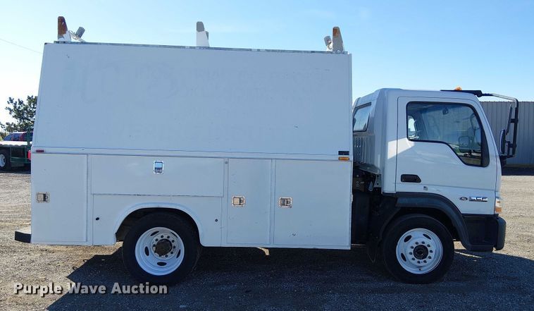 image for item EG1707 2007 Ford Low Cab Forward utility / service truck