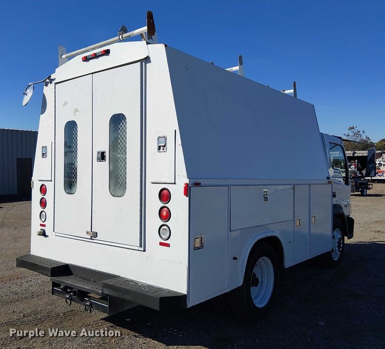 image for item EG1707 2007 Ford Low Cab Forward utility / service truck