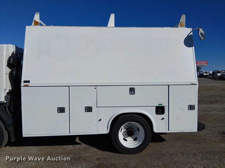 image for item EG1707 2007 Ford Low Cab Forward utility / service truck