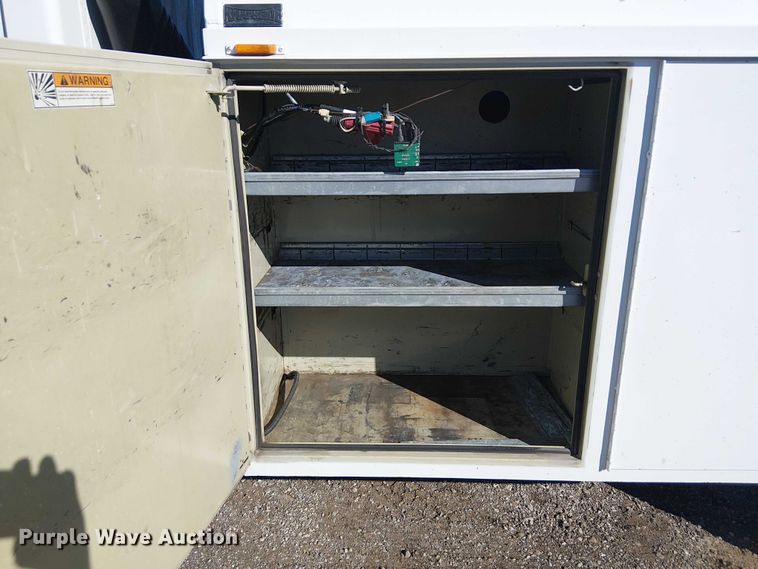 image for item EG1707 2007 Ford Low Cab Forward utility / service truck