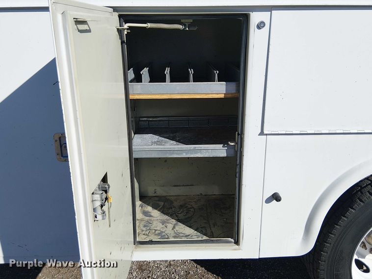 image for item EG1707 2007 Ford Low Cab Forward utility / service truck