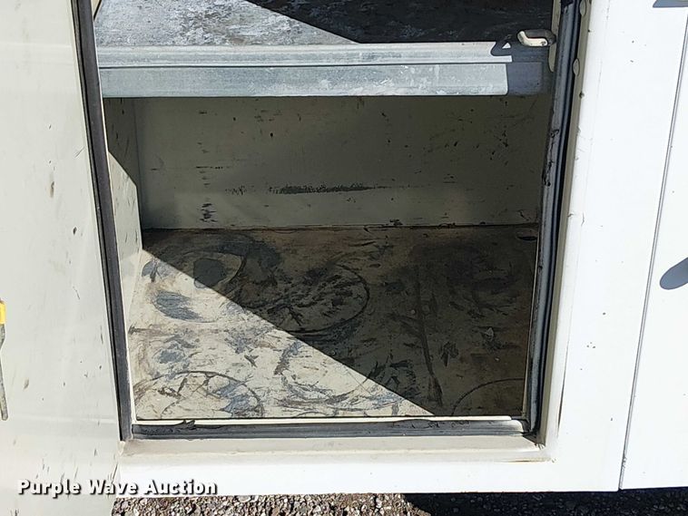 image for item EG1707 2007 Ford Low Cab Forward utility / service truck