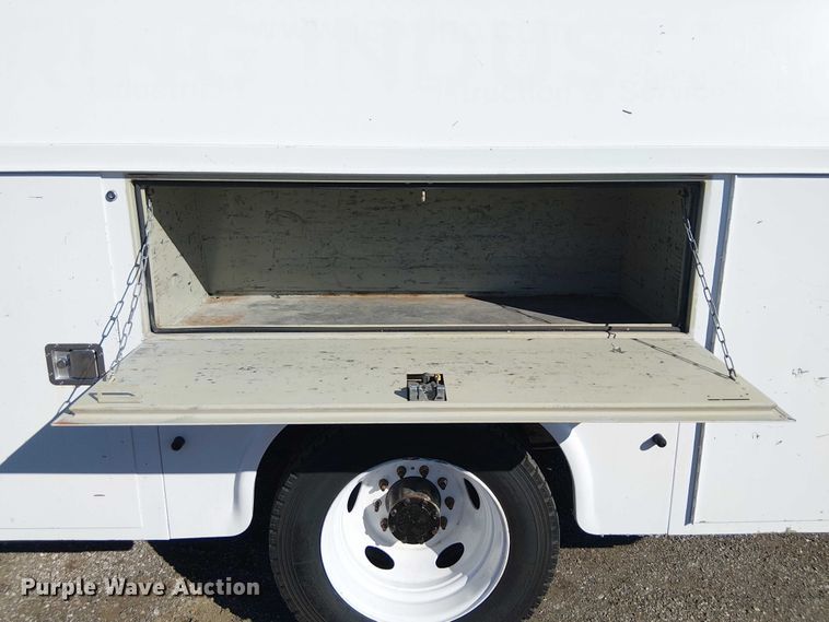 image for item EG1707 2007 Ford Low Cab Forward utility / service truck