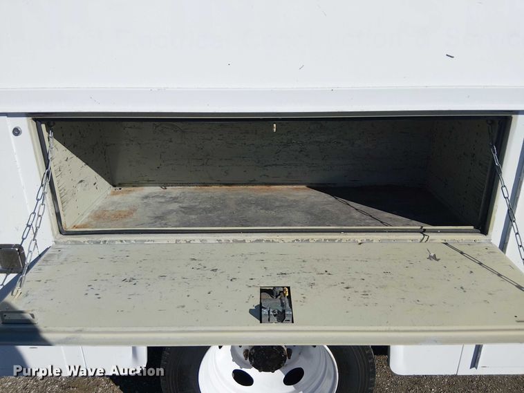 image for item EG1707 2007 Ford Low Cab Forward utility / service truck