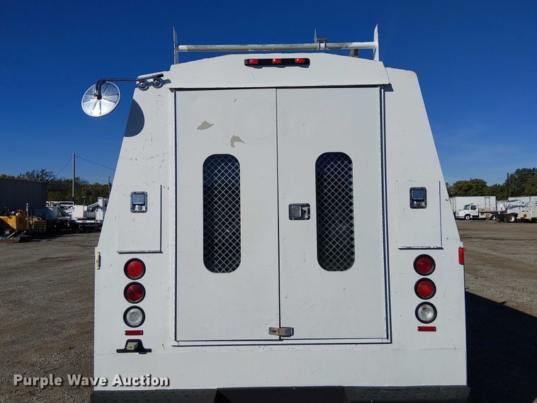 image for item EG1707 2007 Ford Low Cab Forward utility / service truck