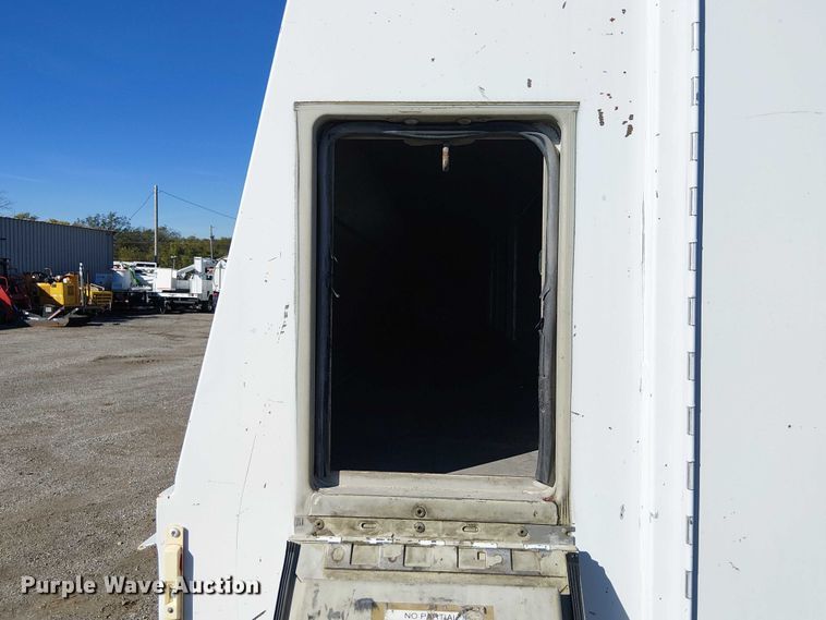 image for item EG1707 2007 Ford Low Cab Forward utility / service truck