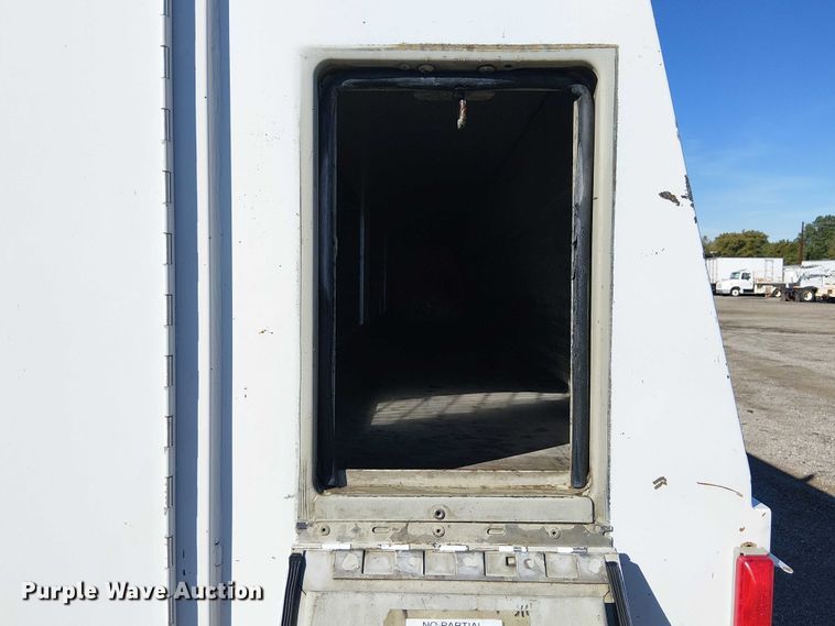 image for item EG1707 2007 Ford Low Cab Forward utility / service truck