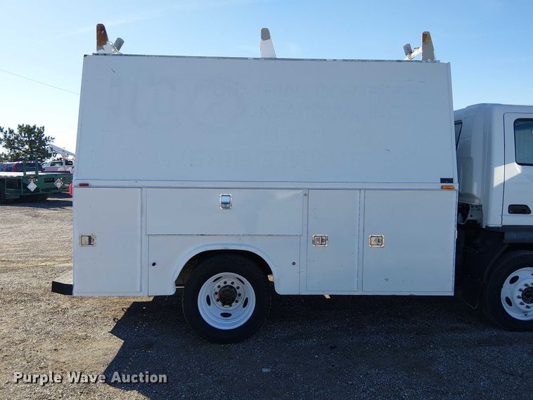 image for item EG1707 2007 Ford Low Cab Forward utility / service truck