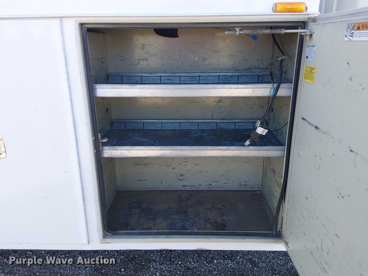 image for item EG1707 2007 Ford Low Cab Forward utility / service truck