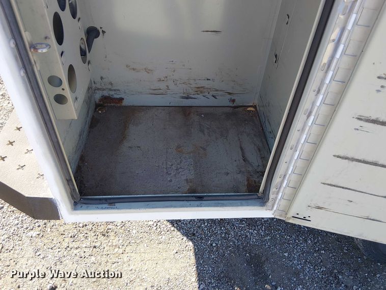 image for item EG1707 2007 Ford Low Cab Forward utility / service truck