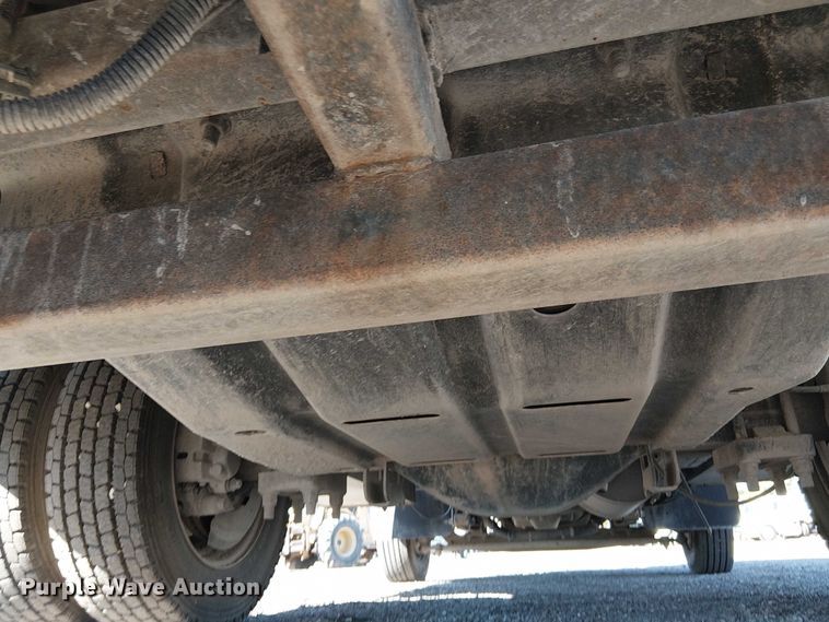 image for item EG1707 2007 Ford Low Cab Forward utility / service truck