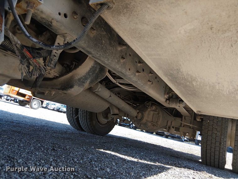 image for item EG1707 2007 Ford Low Cab Forward utility / service truck