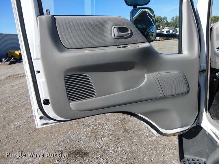 image for item EG1707 2007 Ford Low Cab Forward utility / service truck