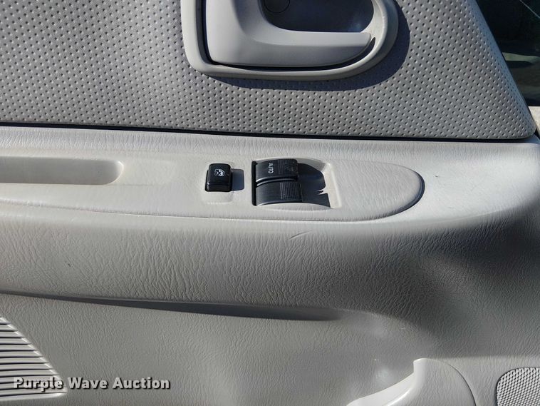 image for item EG1707 2007 Ford Low Cab Forward utility / service truck