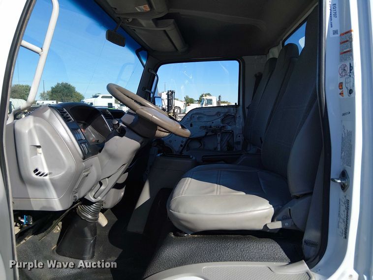 image for item EG1707 2007 Ford Low Cab Forward utility / service truck