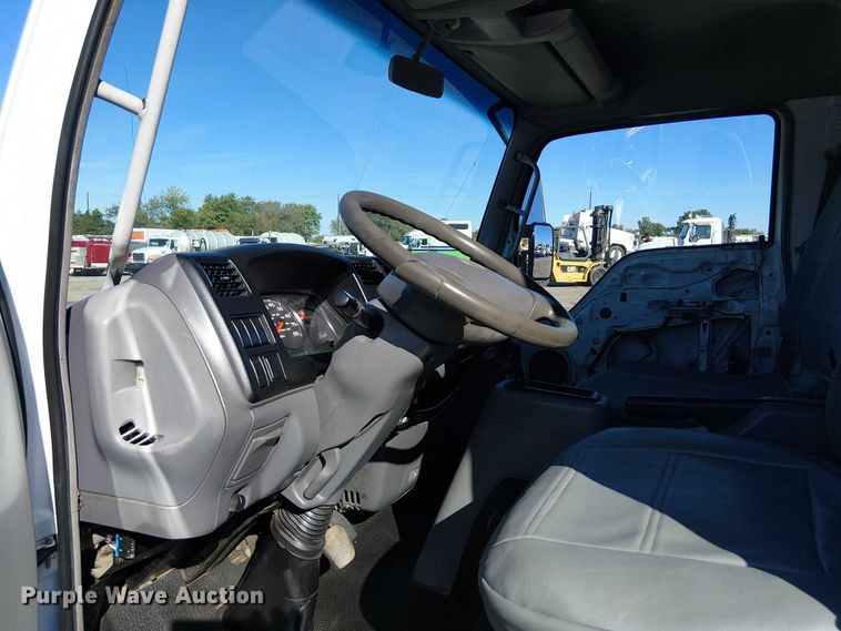 image for item EG1707 2007 Ford Low Cab Forward utility / service truck