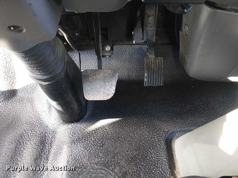 image for item EG1707 2007 Ford Low Cab Forward utility / service truck