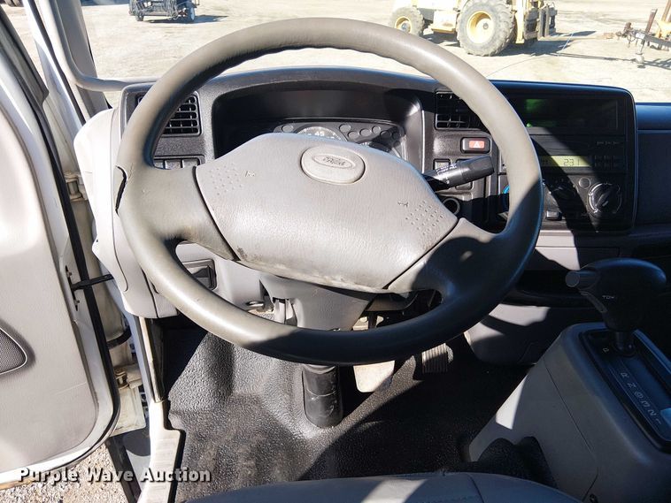 image for item EG1707 2007 Ford Low Cab Forward utility / service truck