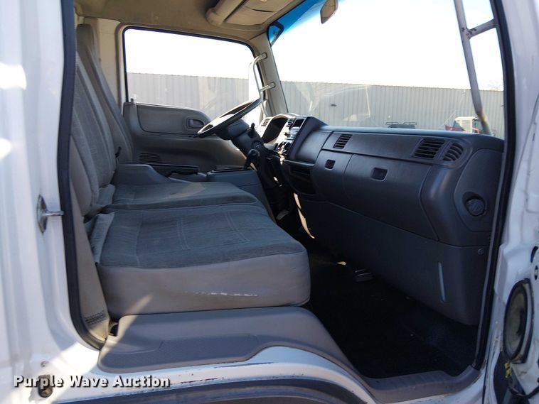 image for item EG1707 2007 Ford Low Cab Forward utility / service truck